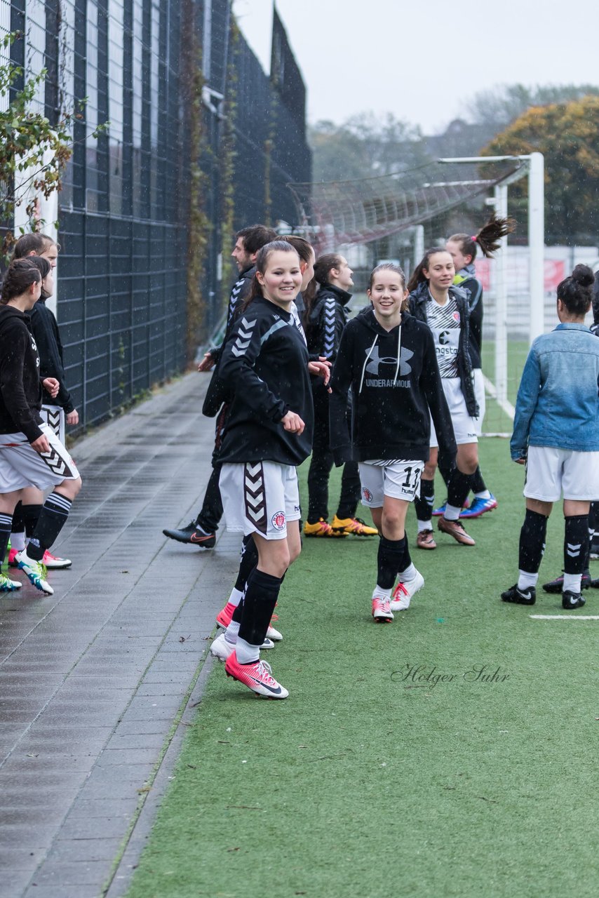 Bild 90 - B-Juniorinnen FC St.Pauli . Braedstrup IF : Ergebnis: 4:1